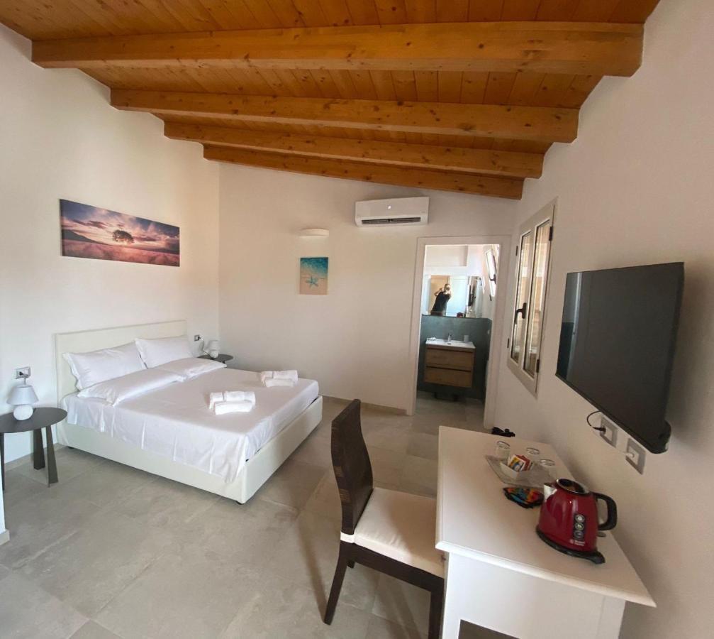 Punto Zero Rooms San Teodoro  Eksteriør bilde