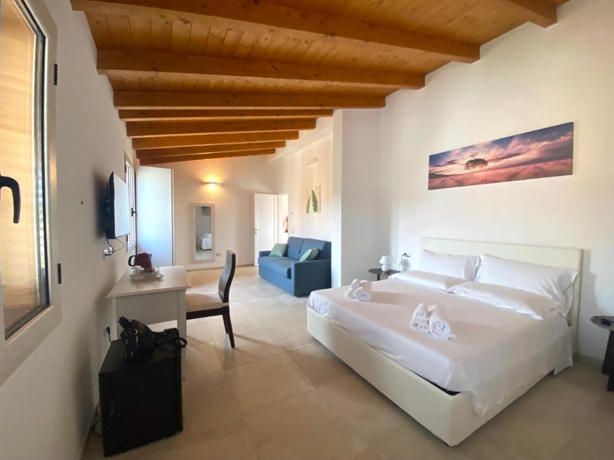 Punto Zero Rooms San Teodoro  Eksteriør bilde